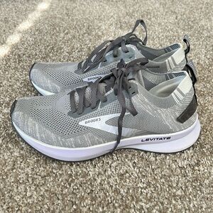 Women’s Brooks Levitate 4 running shoes.
